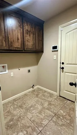 $2,295 | 4502 Sapphire Lane, Granbury, TX 76049