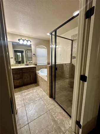 $2,295 | 4502 Sapphire Lane, Granbury, TX 76049