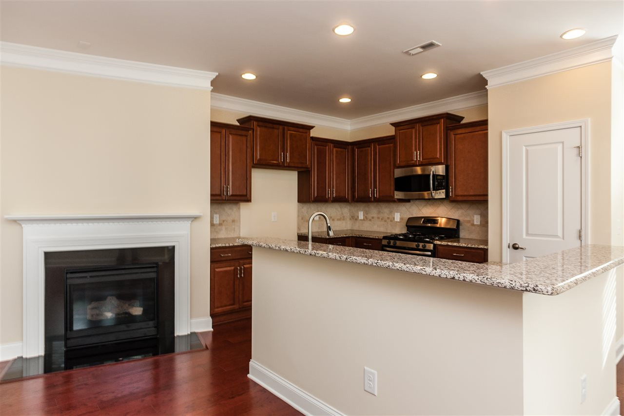 1553 Fullerton Place Raleigh, NC 27607 - Photo 7 of 25 Kitchen