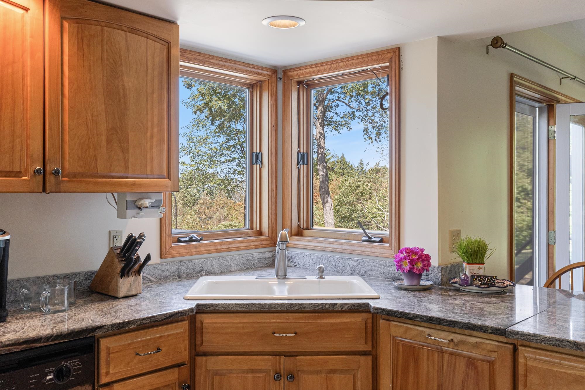 263 Highlands Drive Williston, VT 05495 - Photo 13 of 42