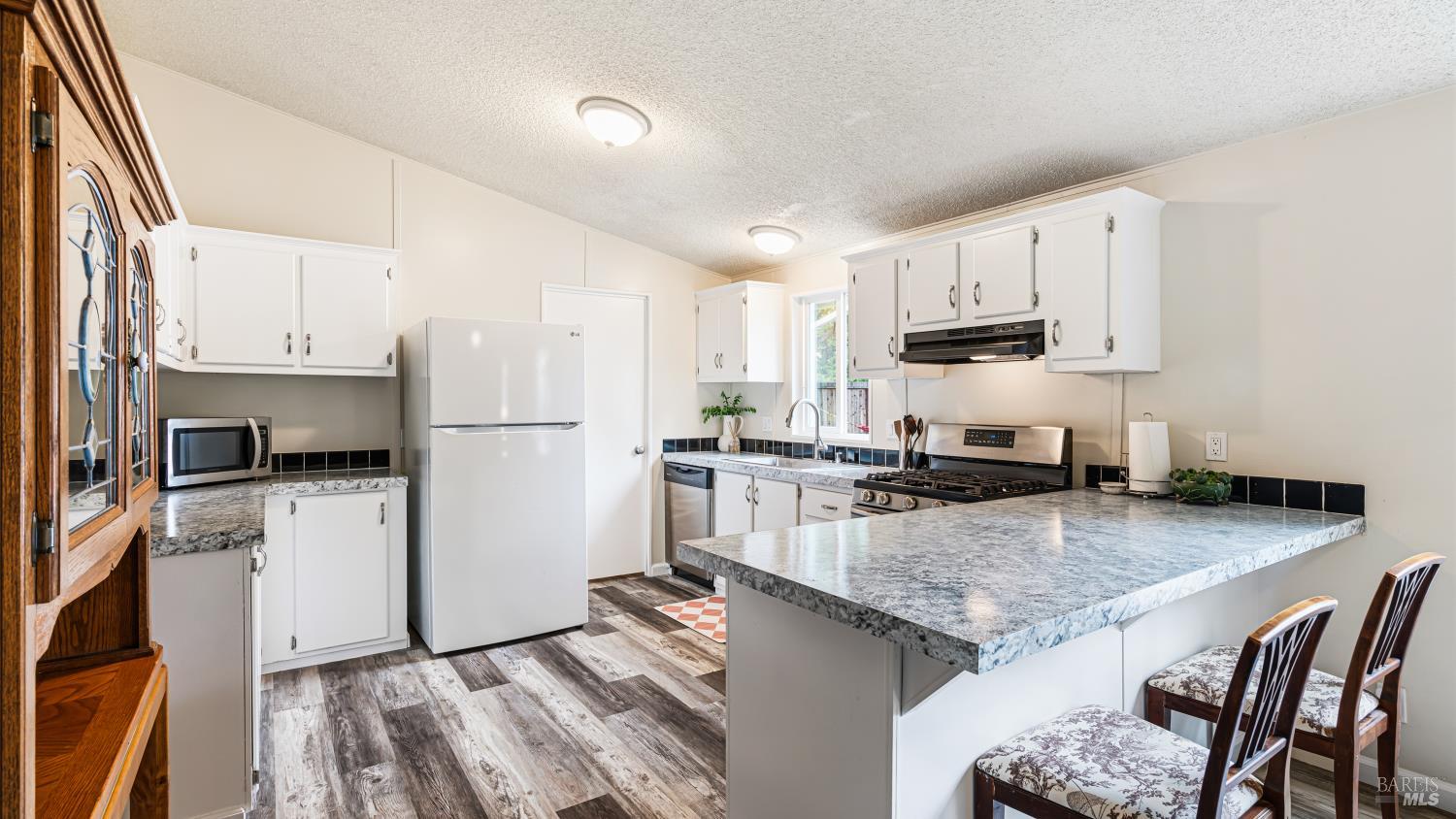 187 Rancho Verde Circle Rohnert Park, CA 94928 - Photo 13 of 44