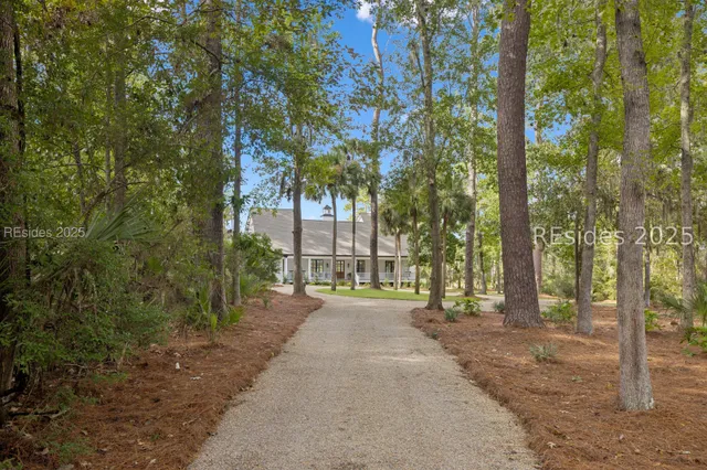 $2,175,000 | 221 Callawassie Drive, Okatie, SC 29909