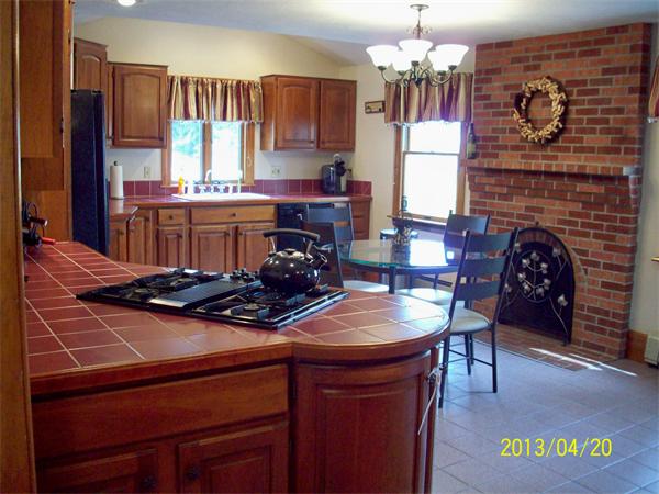 53 Ideal Road Worcester, MA 01604 - Photo 10 of 29 Gallery Image 10