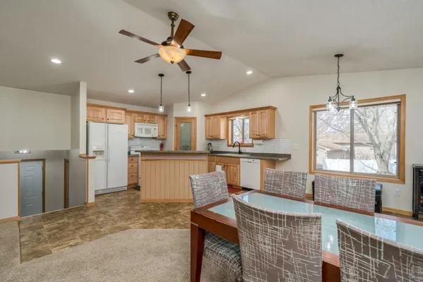 $339,900 | 140 Peggy Lane, Eagle Lake, MN 56024