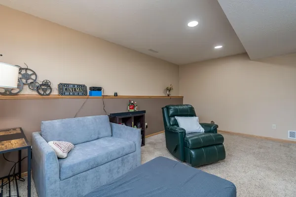 $339,900 | 140 Peggy Lane, Eagle Lake, MN 56024