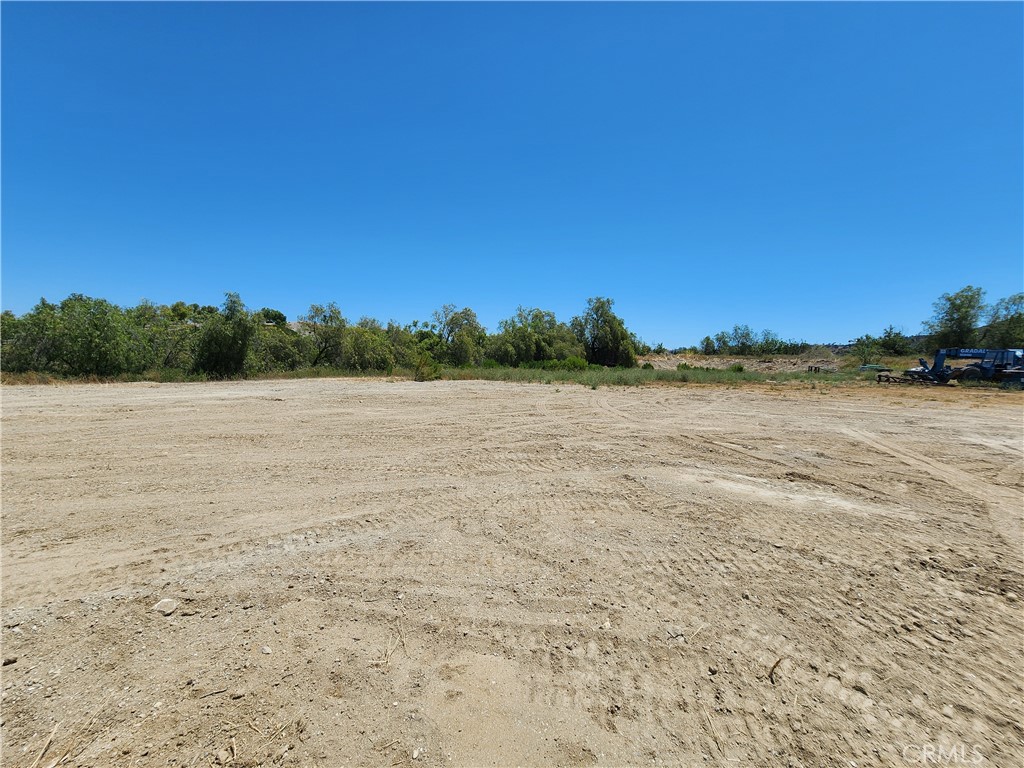 24000 Hidden Ridge Road Hidden Hills, CA 91302 - Photo 3 of 5 Center of large building pad.