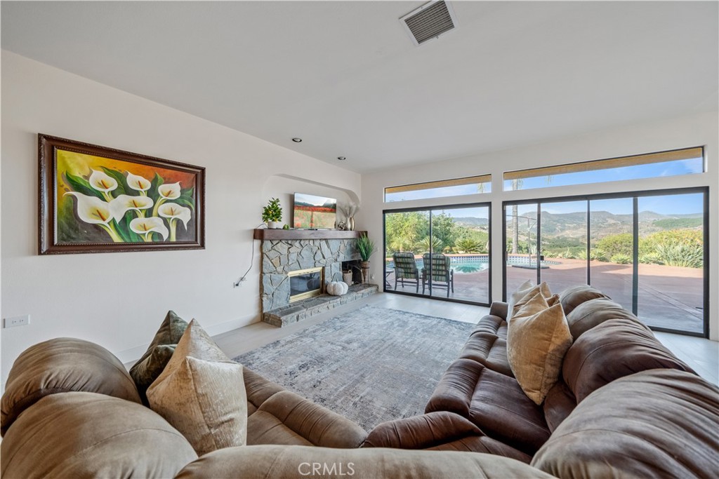 23192 De Anza Road Temecula, CA 92590 - Photo 8 of 43