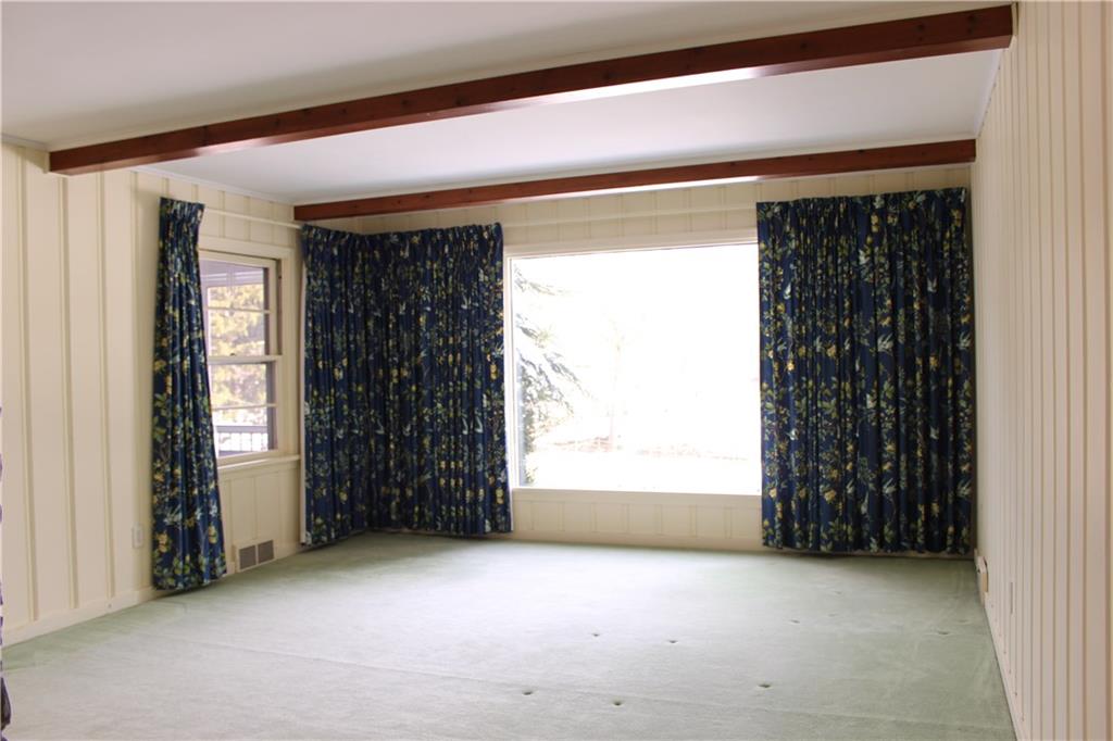 134 Glade Run Road Mars, PA 16046 - Photo 15 of 25 Living Room