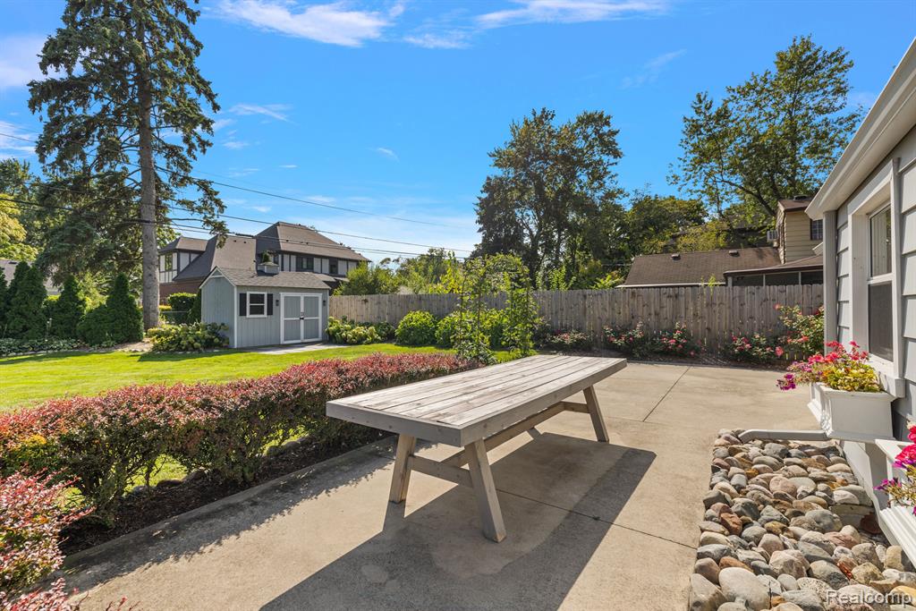 2546 Dorchester Road Birmingham, MI 48009 - Photo 44 of 52 Gallery Image 44