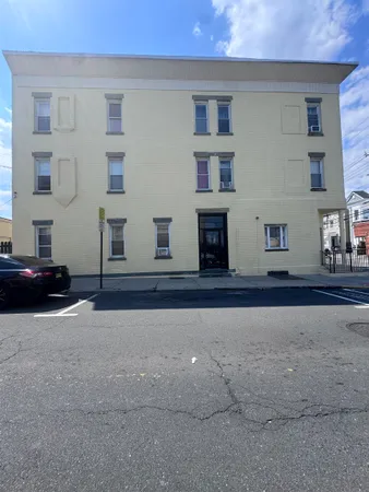 $1,800 | 401 70th Street, Guttenberg, NJ 07093