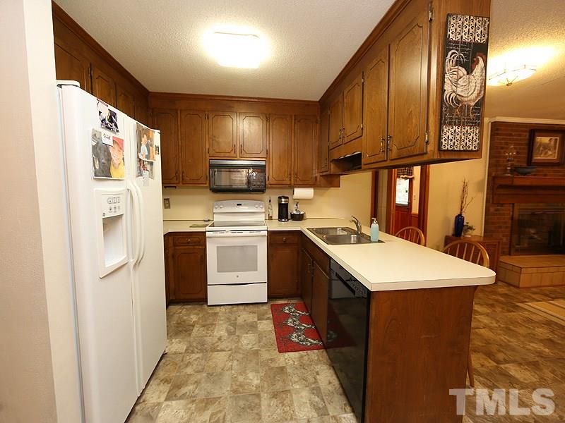 4301 Whitfield Road Raleigh, NC 27610 - Photo 9 of 25
