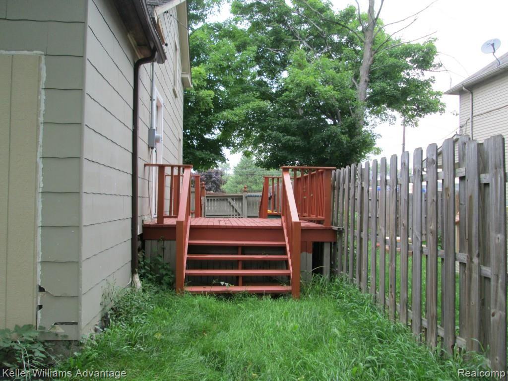 33719 West 9 Mile Road Farmington, MI 48335 - Photo 20 of 20 IMG_0548.jpg