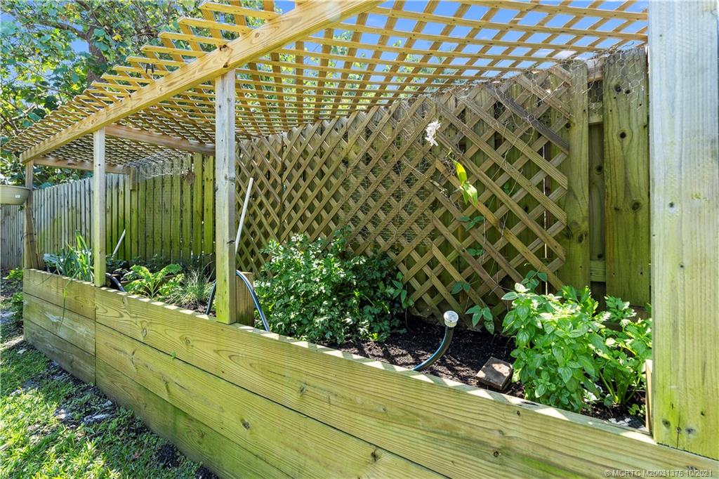 1383 Northwest Spruce Ridge Drive Stuart, FL 34994 - Photo 31 of 48 Gallery Image 31