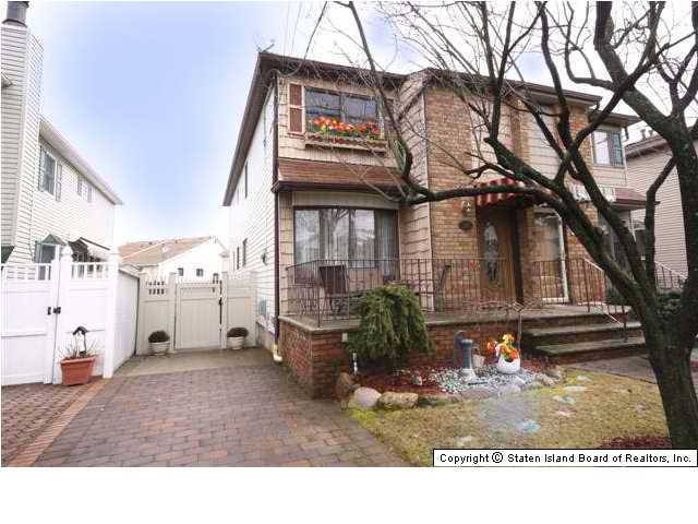 199 Annadale Road Staten Island, NY 10312 - Photo 1 of 20 Primary Photo