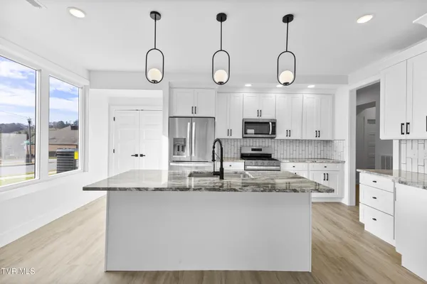 $465,000 | 2332 Sydney Court, Morristown, TN 37814