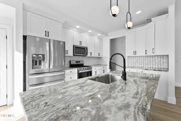 $465,000 | 2332 Sydney Court, Morristown, TN 37814