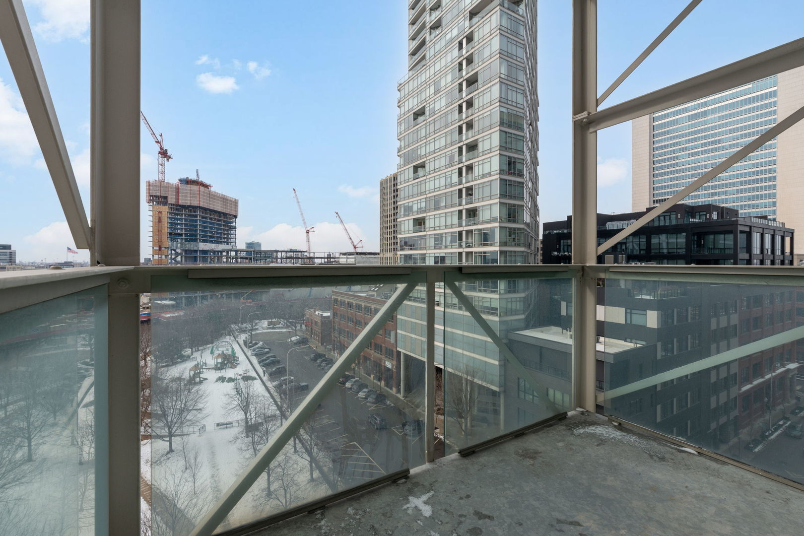 653 North Kingsbury Street, Unit 802 Chicago, IL 60654 - Photo 9 of 18