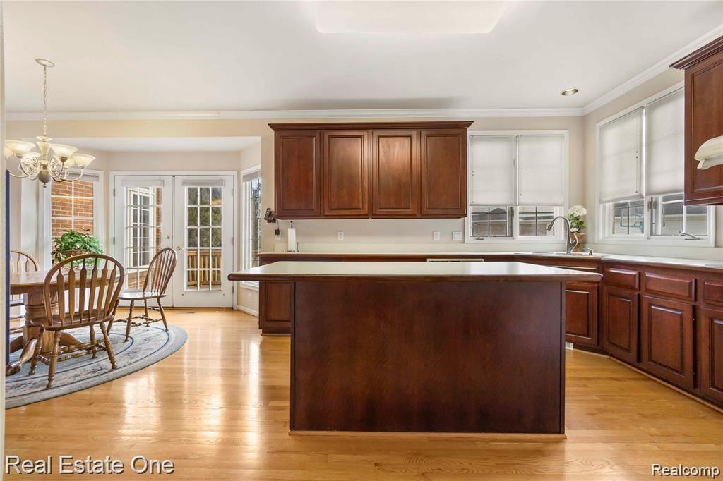 2049 Mapleridge Road Rochester Hills, MI 48309 - Photo 17 of 38