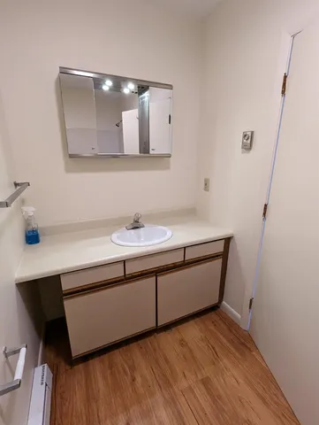 $1,300 | 16 Manning Street, Unit 206, Derry, NH 03038