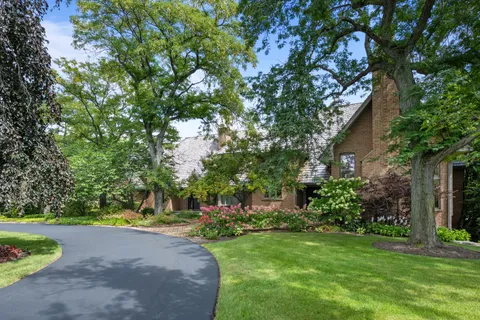 $1,749,000 | 1225 Sir William Lane, Lake Forest, IL 60045
