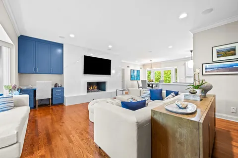 $1,749,000 | 1225 Sir William Lane, Lake Forest, IL 60045