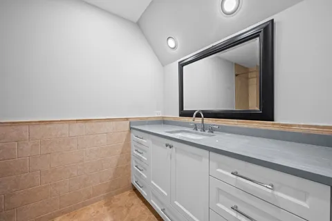 $1,749,000 | 1225 Sir William Lane, Lake Forest, IL 60045