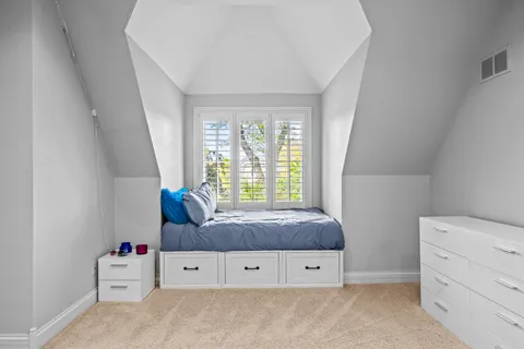 $1,749,000 | 1225 Sir William Lane, Lake Forest, IL 60045