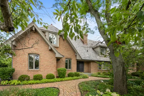 $1,749,000 | 1225 Sir William Lane, Lake Forest, IL 60045