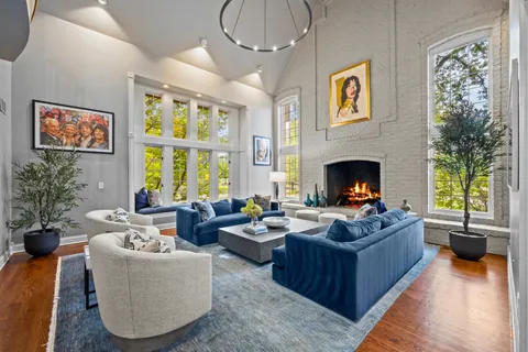 $1,749,000 | 1225 Sir William Lane, Lake Forest, IL 60045