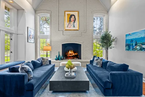 $1,749,000 | 1225 Sir William Lane, Lake Forest, IL 60045