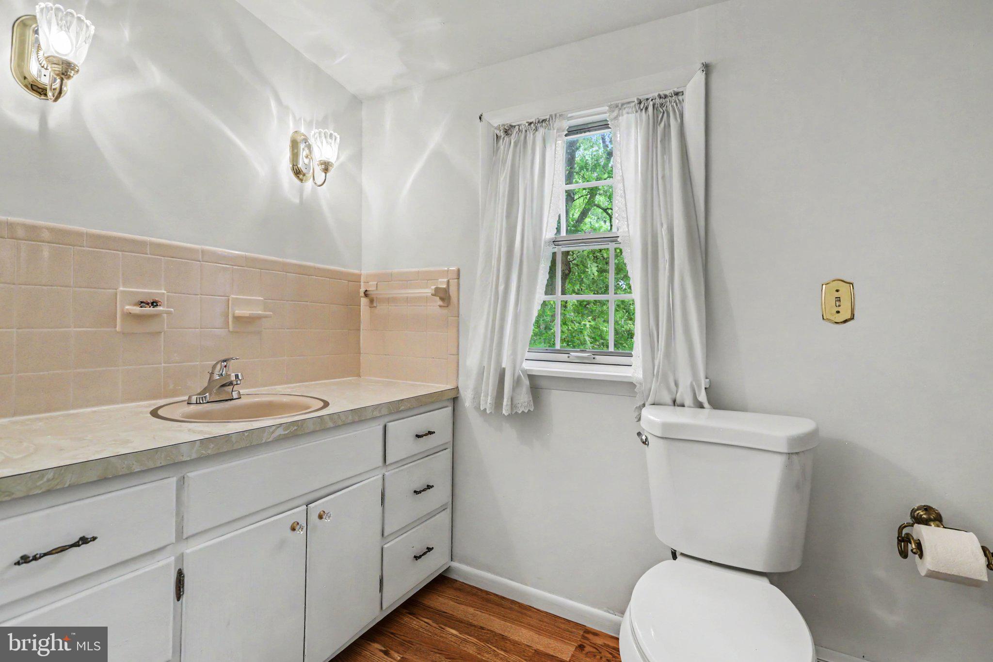 1150 South York Road Dillsburg, PA 17019 - Photo 25 of 41 Full bath on 2nd floor