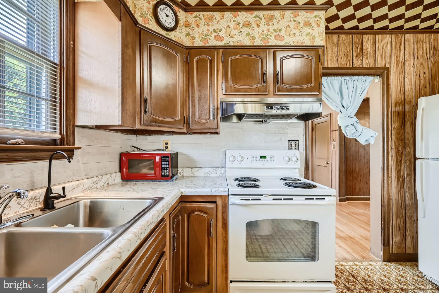1548 Sulphur Spring Road Halethorpe, MD 21227 - Photo 11 of 27 Gallery Image 11