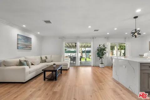 $1,399,000 | 23367 Friar Street, Woodland Hills, CA 91367