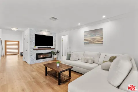 $1,399,000 | 23367 Friar Street, Woodland Hills, CA 91367