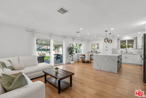 $1,399,000 | 23367 Friar Street, Woodland Hills, CA 91367