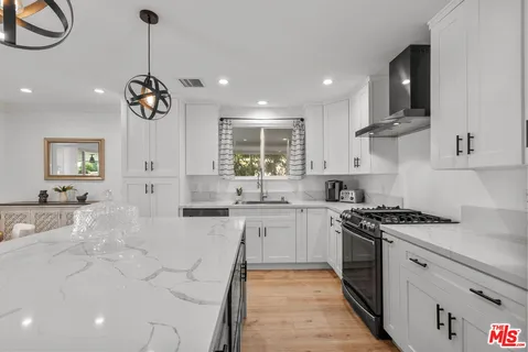 $1,399,000 | 23367 Friar Street, Woodland Hills, CA 91367