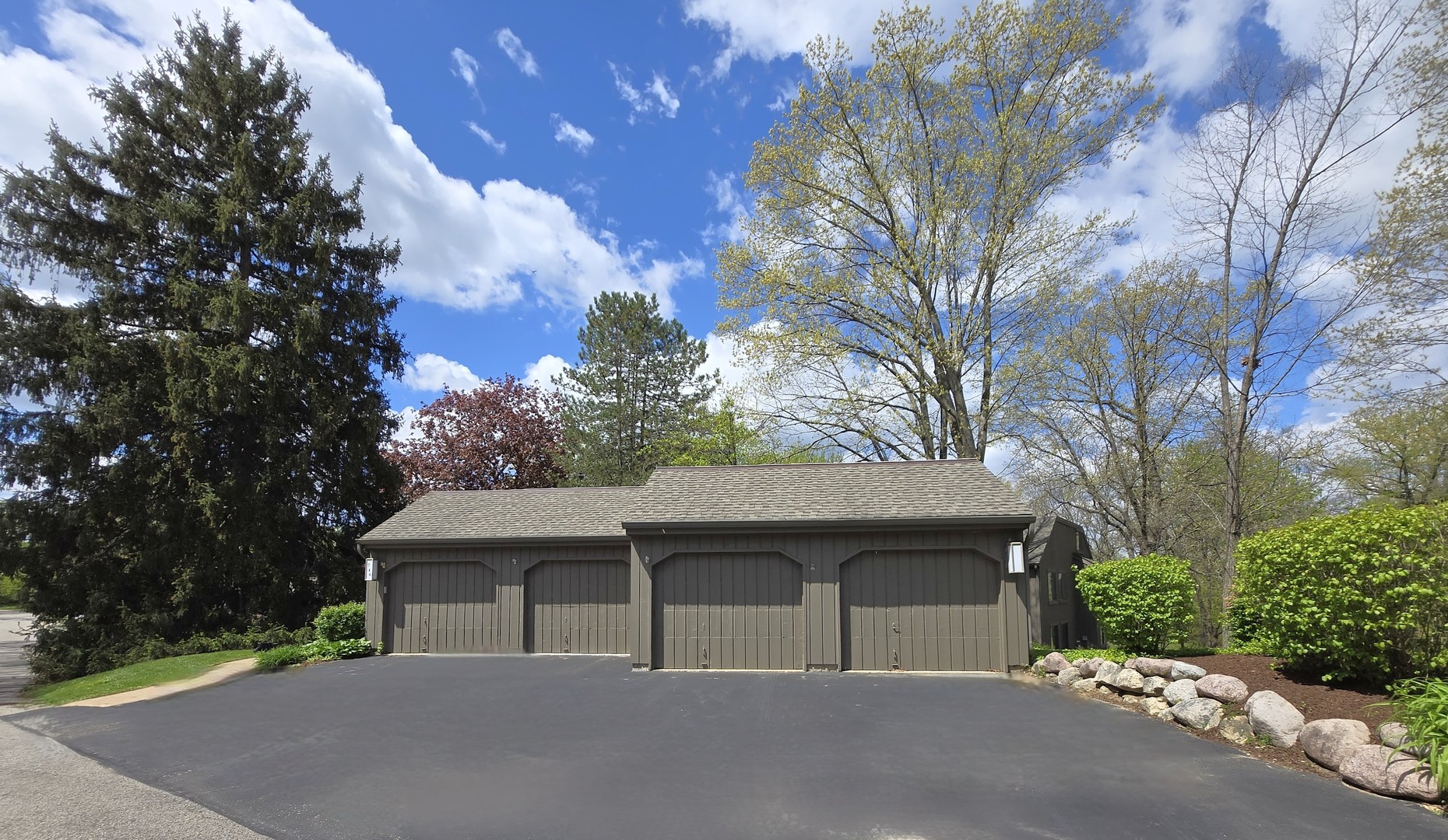 744 Old Barn Road, Unit A Lake Barrington, IL 60010 - Photo 33 of 39 Gallery Image 33