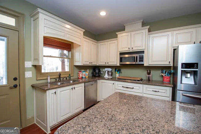 $849,000 | 64 Waterview Court, LaGrange, GA 30240