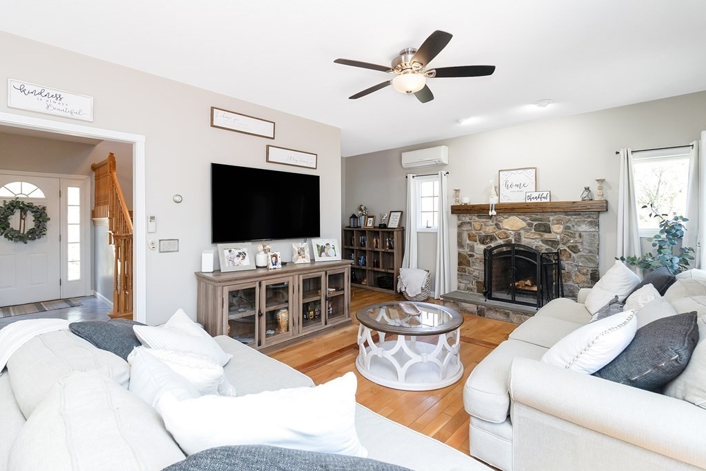 4 Moriarty Road Ware, MA 01082 - Photo 4 of 42