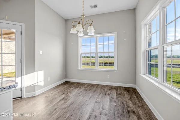 $316,000 | 9155 Lakeside Circle South, Walls, MS 38680