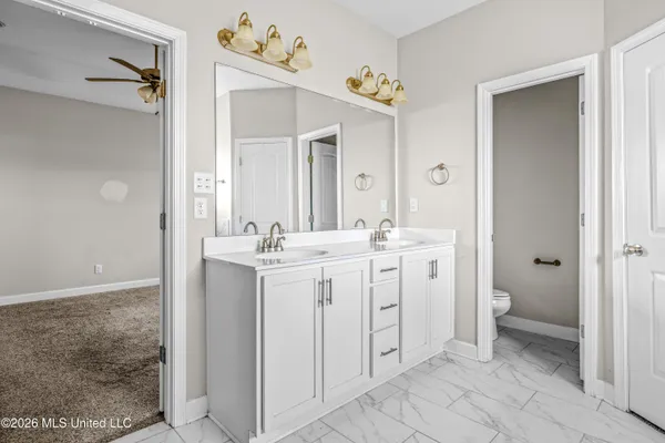 $316,000 | 9155 Lakeside Circle South, Walls, MS 38680