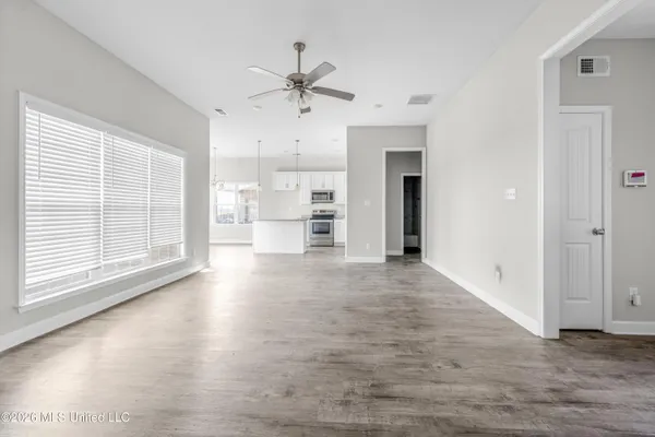 $316,000 | 9155 Lakeside Circle South, Walls, MS 38680