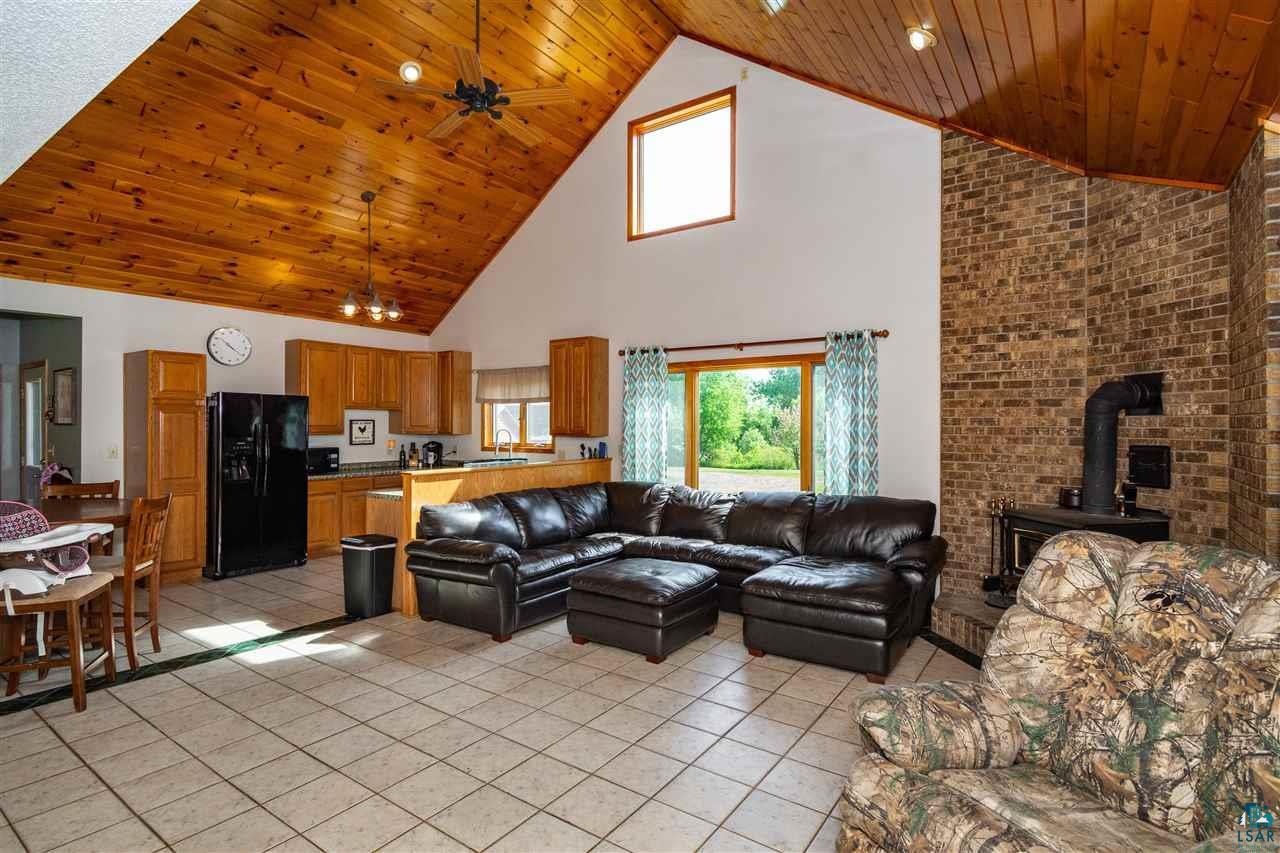 4211 County Rd A Superior, WI 54880 - Photo 6 of 30