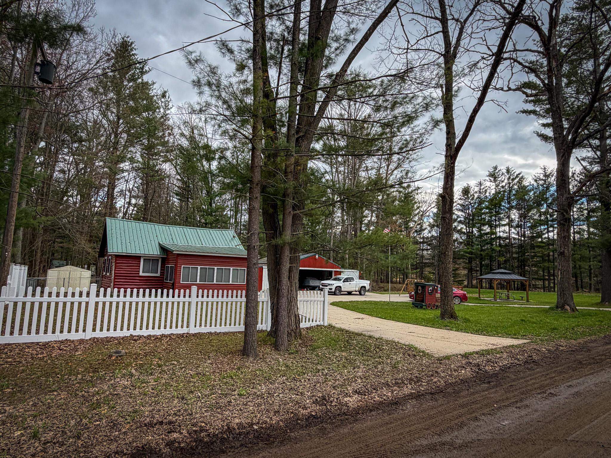 3042 East Stockwell Road Harrison, MI 48625 - Photo 4 of 38