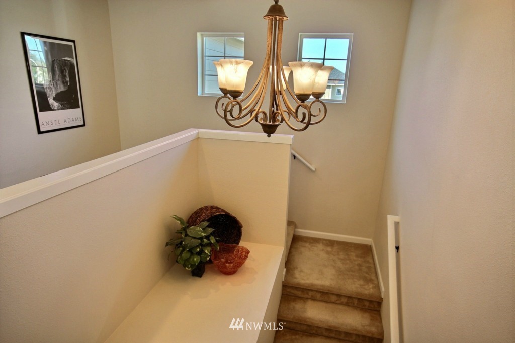 564 Field Place Northeast Renton, WA 98059 - Photo 11 of 23