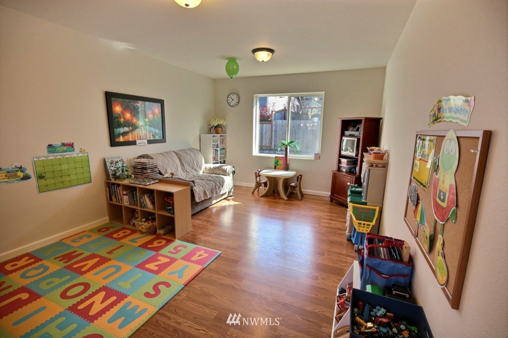 564 Field Place Northeast Renton, WA 98059 - Photo 19 of 23