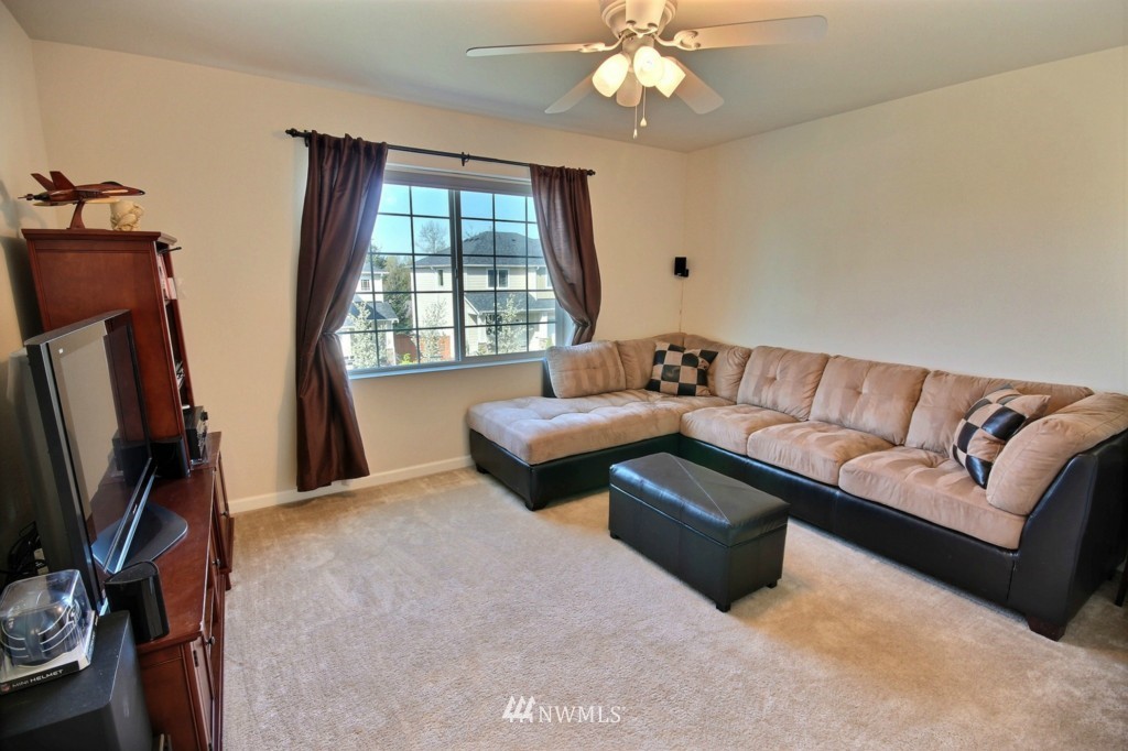 564 Field Place Northeast Renton, WA 98059 - Photo 20 of 23