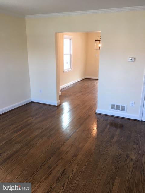 2242 Coralthorn Road Baltimore, MD 21220 - Photo 4 of 22 Living Room