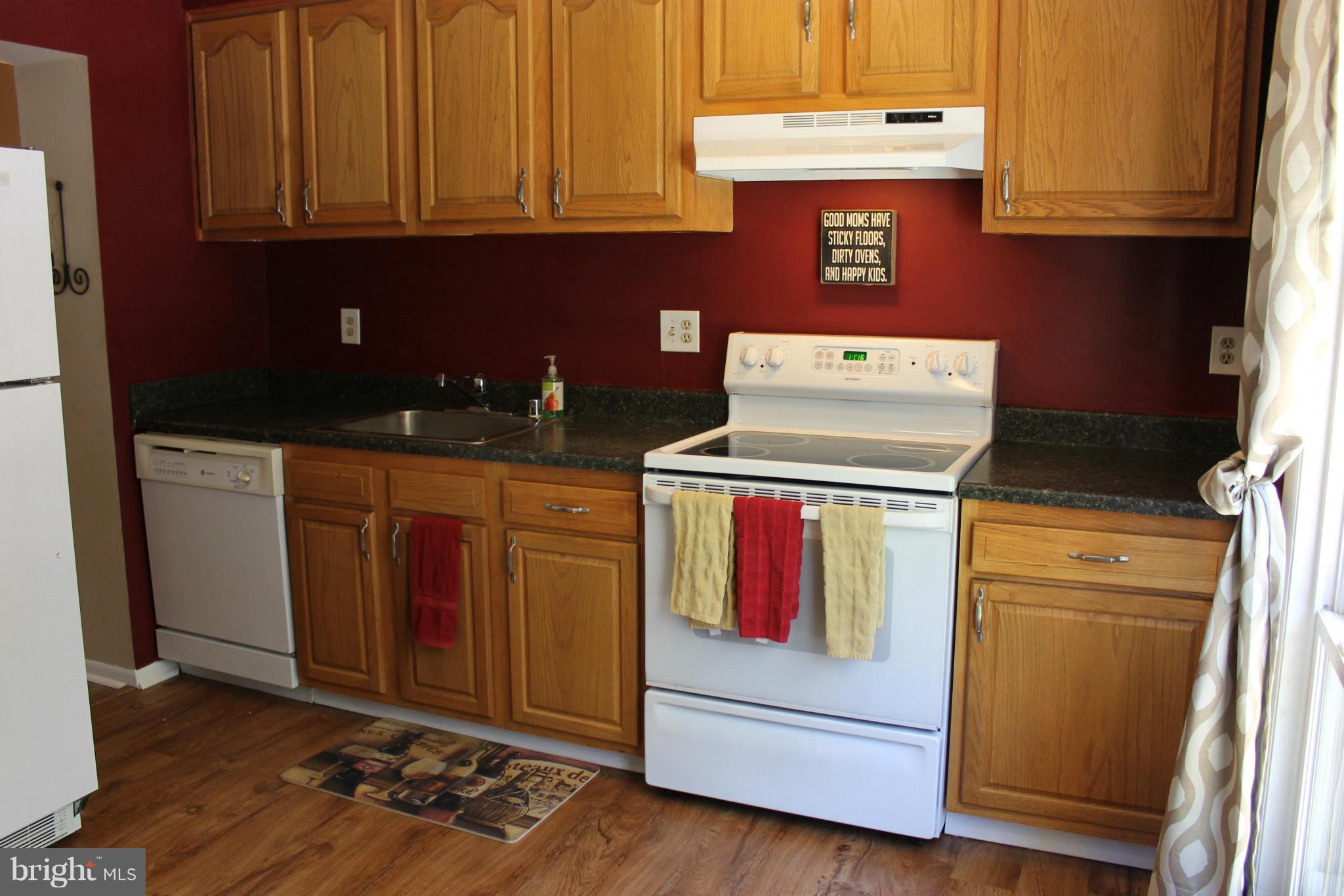 2930 Aspen Hill Road Baltimore, MD 21234 - Photo 3 of 18 Kitchen