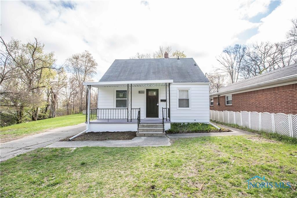 5526 Ruth Avenue Toledo, OH 43613 - Photo 3 of 27 Gallery Image 3
